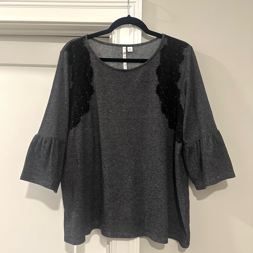 Lauren Conrad Women’s Lace Detail Ruffle Sleeve Top XL Charcoal Grey Knit Blouse